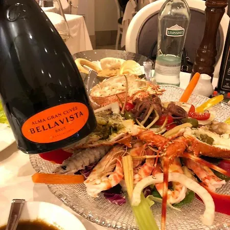 Al Mare Lorella アパート ソットマリーナ
