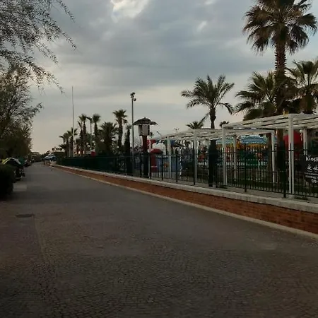 Al Mare Lorella شقة